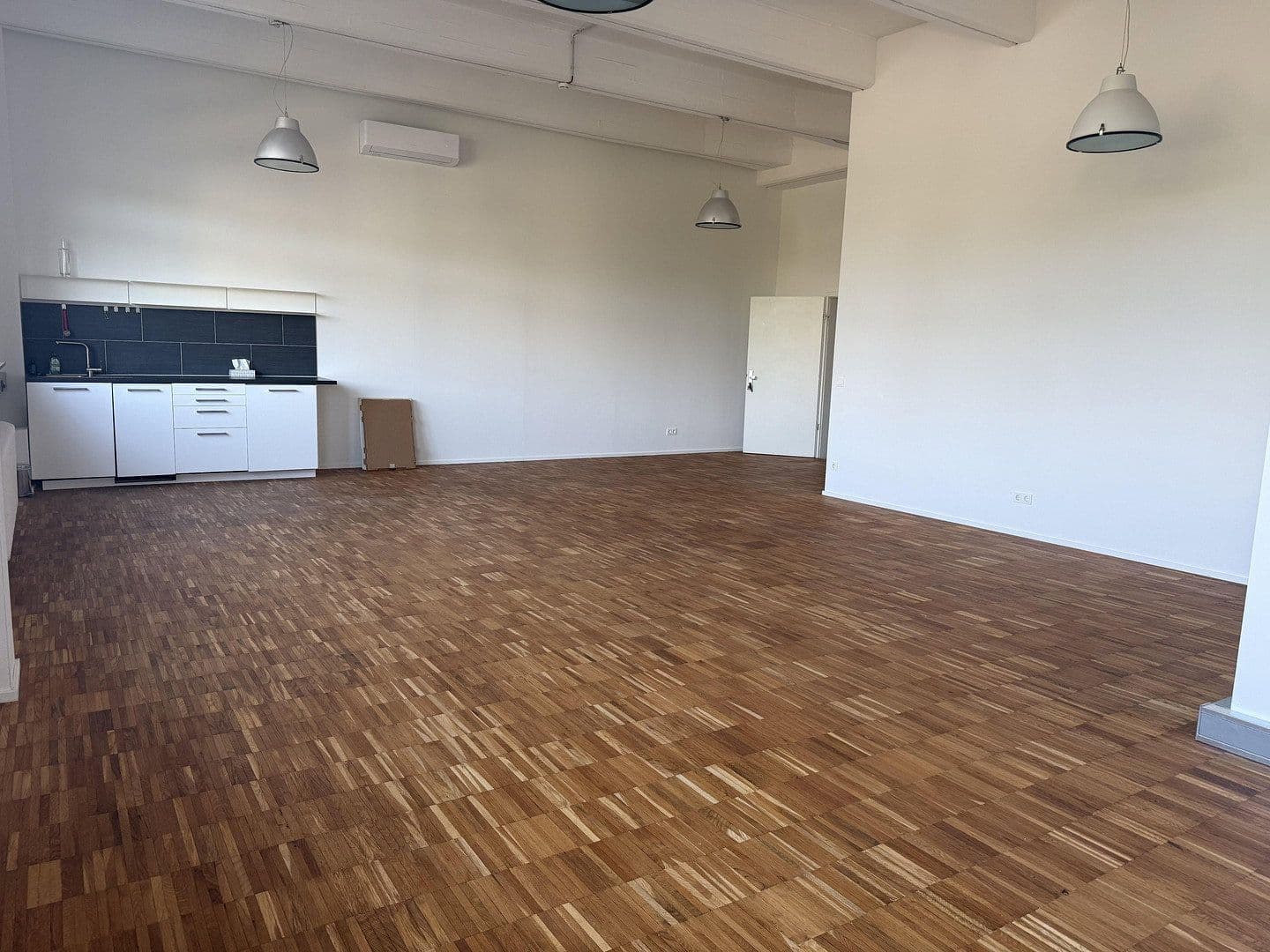 Pronájem kanceláře 77 m², Cassellastraße, 30-32, Frankfurt (Main) - Fechenheim, Hessen Pronájem kanceláře 77 m², Cassellastraße, 30-32, Frankfurt (Main) - Fechenheim, Hessen