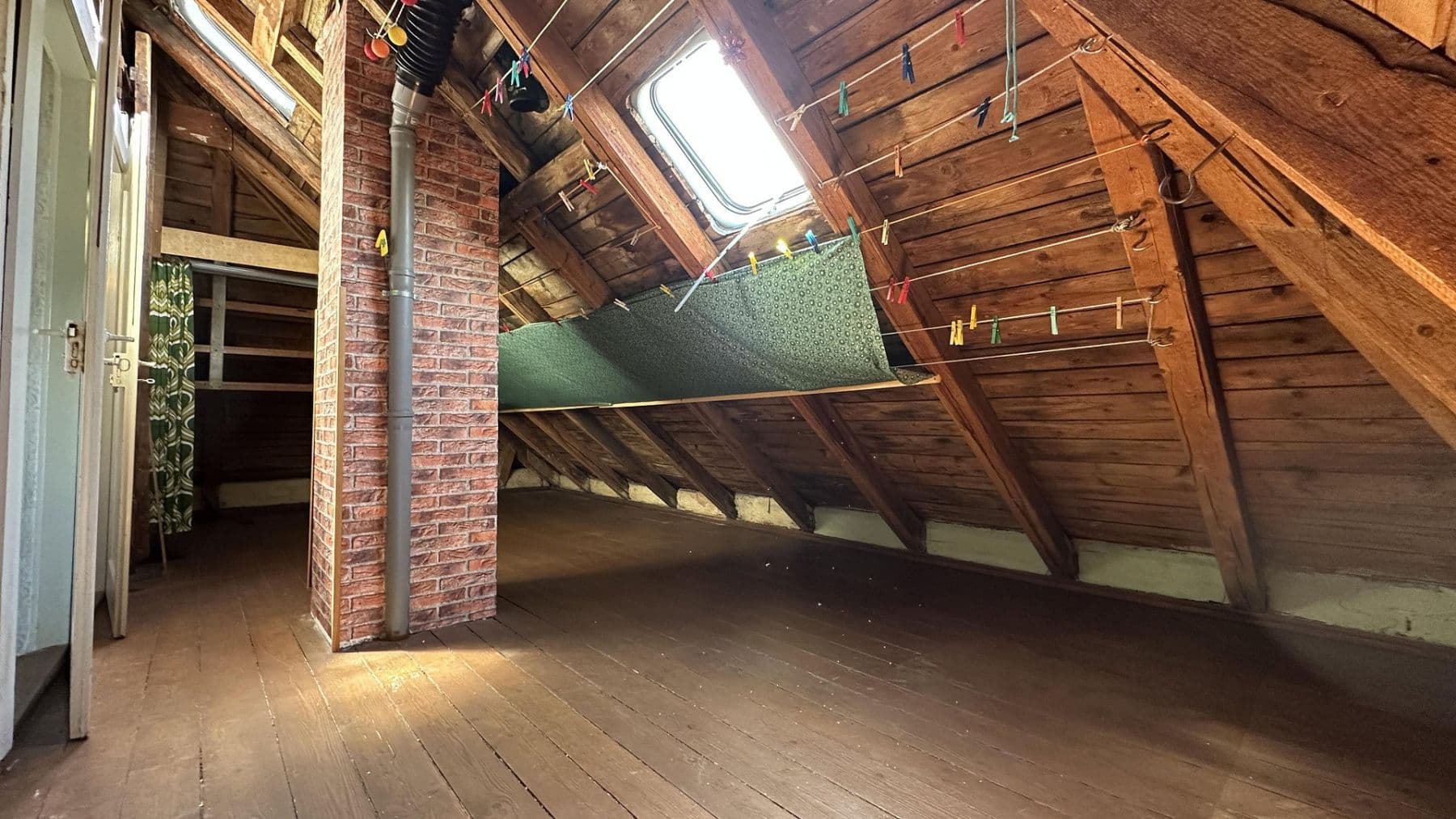 Prodej domu 90 m², pozemek 823 m², Chemnitz OT Schönau, Sasko Prodej domu 90 m², pozemek 823 m², Chemnitz OT Schönau, Sasko