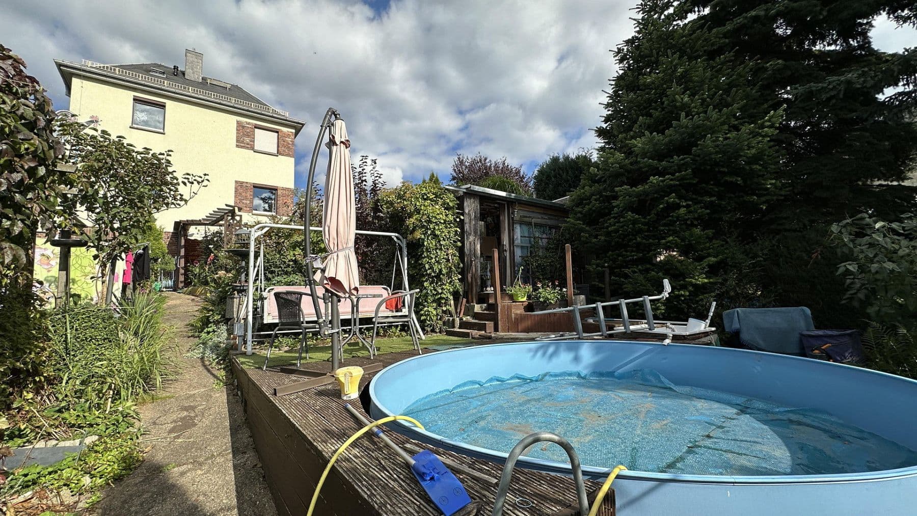 Prodej domu 90 m², pozemek 823 m², Chemnitz OT Schönau, Sasko Prodej domu 90 m², pozemek 823 m², Chemnitz OT Schönau, Sasko