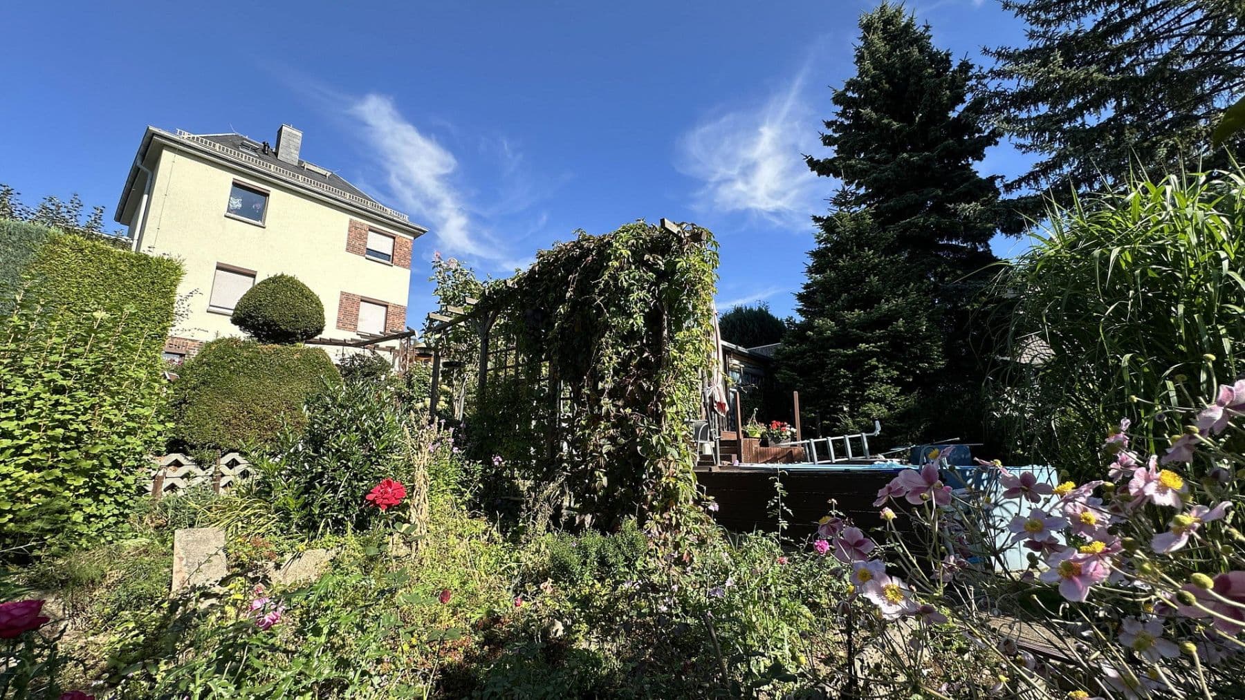 Prodej domu 90 m², pozemek 823 m², Chemnitz OT Schönau, Sasko Prodej domu 90 m², pozemek 823 m², Chemnitz OT Schönau, Sasko