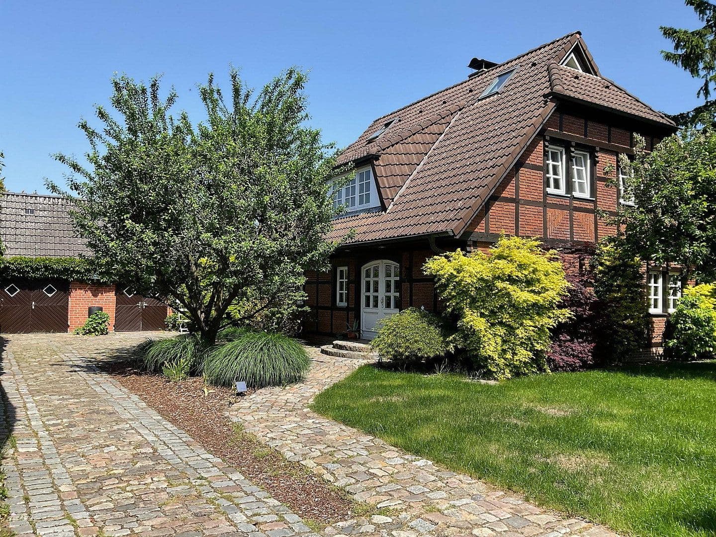 Prodej domu 140 m², pozemek 800 m², Norderstedt, Šlesvicko-Holštýnsko Prodej domu 140 m², pozemek 800 m², Norderstedt, Šlesvicko-Holštýnsko