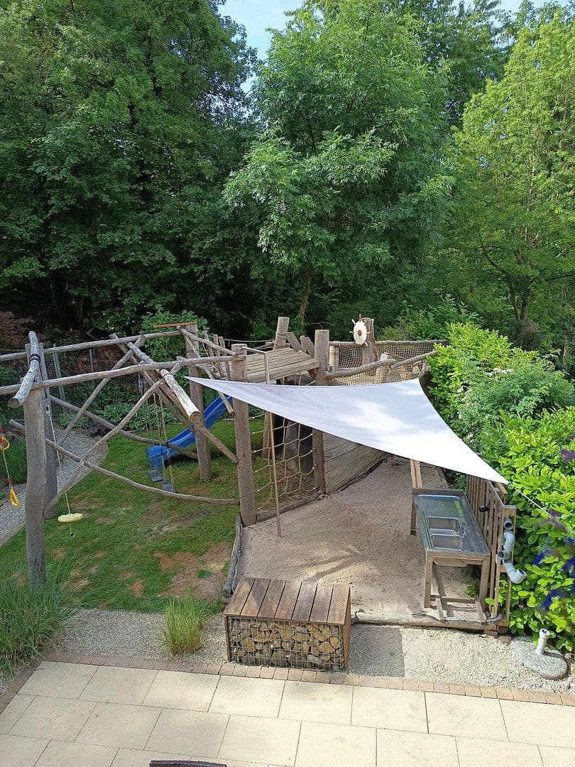 Prodej domu 158 m², pozemek 970 m², Kämpfelbach, Bádensko-Württembersko Prodej domu 158 m², pozemek 970 m², Kämpfelbach, Bádensko-Württembersko