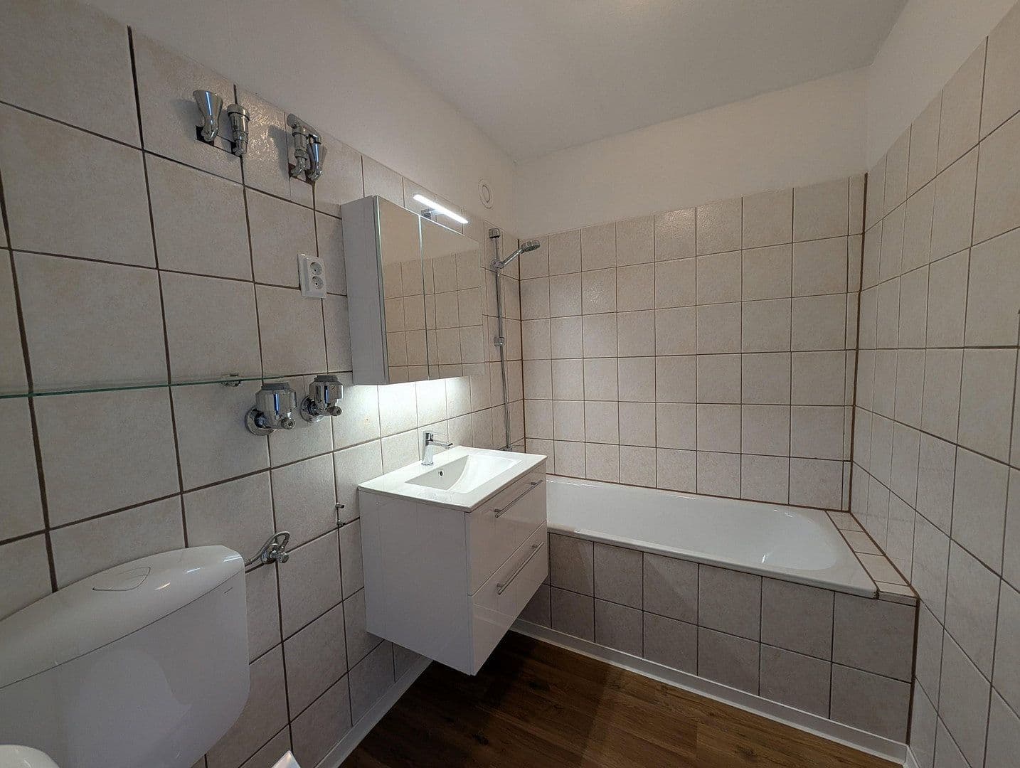 Prodej bytu 1+1 44 m², Bonn, Severní Porýní-Vestfálsko Prodej bytu 1+1 44 m², Bonn, Severní Porýní-Vestfálsko