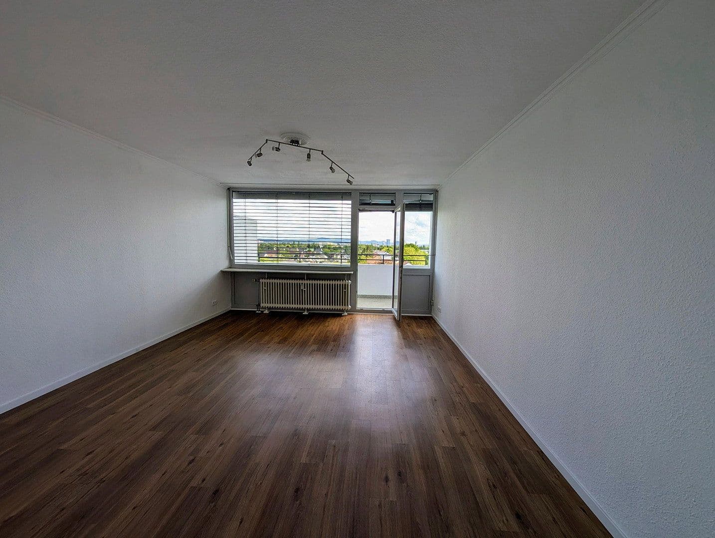 Prodej bytu 1+1 44 m², Bonn, Severní Porýní-Vestfálsko Prodej bytu 1+1 44 m², Bonn, Severní Porýní-Vestfálsko