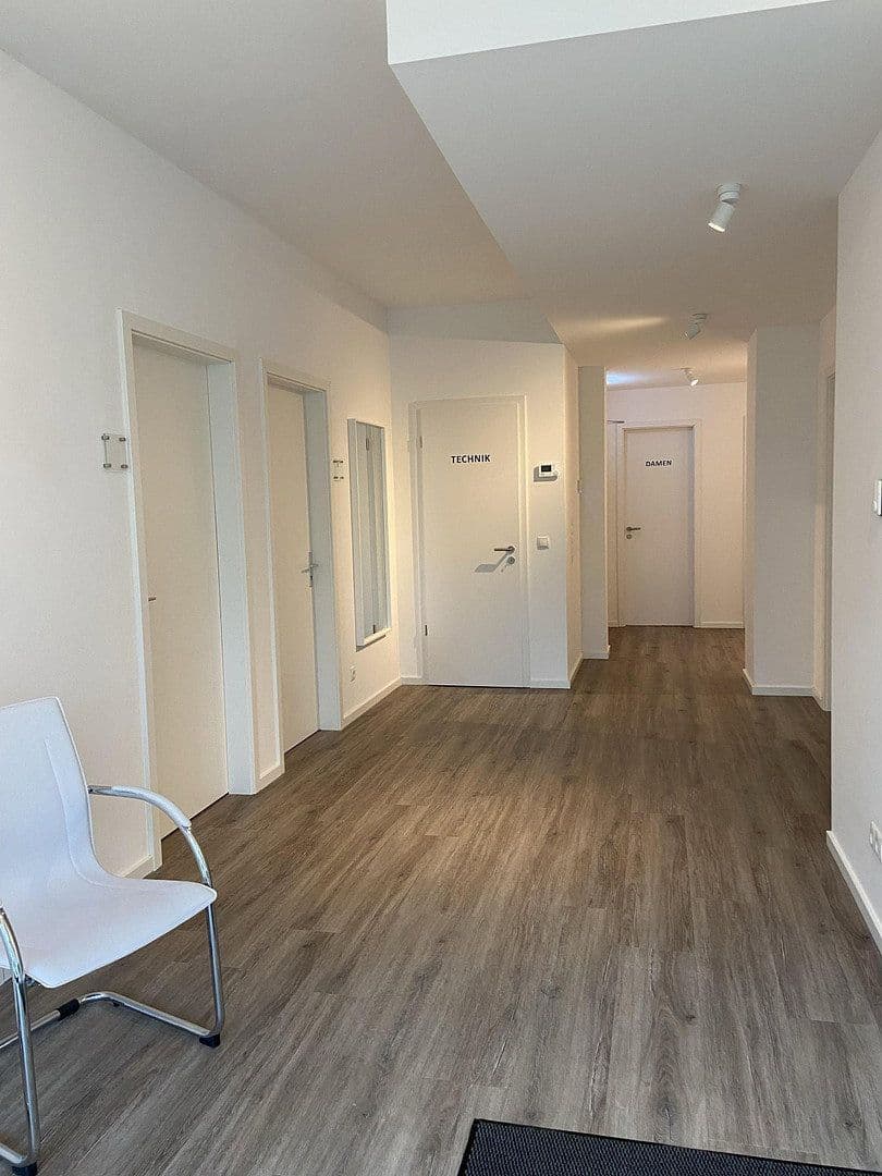 Pronájem kanceláře 23 m², Strandstraße 136, Timmendorfer Strand, Šlesvicko-Holštýnsko Pronájem kanceláře 23 m², Strandstraße 136, Timmendorfer Strand, Šlesvicko-Holštýnsko