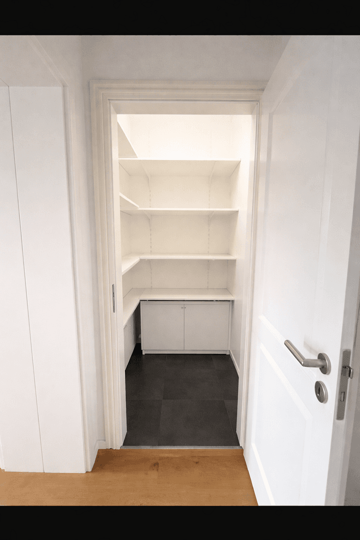 Pronájem bytu 3+1 63 m², Bonn, Severní Porýní-Vestfálsko Pronájem bytu 3+1 63 m², Bonn, Severní Porýní-Vestfálsko