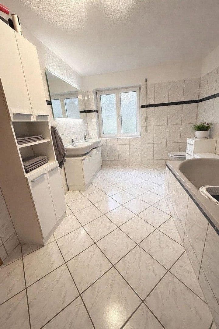 Prodej bytu 4+1 124 m², Rechbergstrasse 37, Lörrach, Bádensko-Württembersko Prodej bytu 4+1 124 m², Rechbergstrasse 37, Lörrach, Bádensko-Württembersko