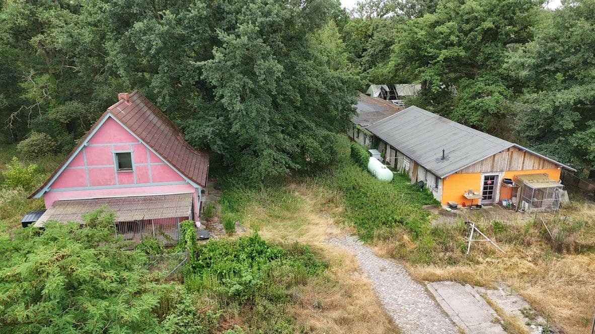 Prodej domu 120 m², pozemek 4.500 m², Königendorferstr. 85, Dessau-Rosslau, Sasko-Anhaltsko Prodej domu 120 m², pozemek 4.500 m², Königendorferstr. 85, Dessau-Rosslau, Sasko-Anhaltsko