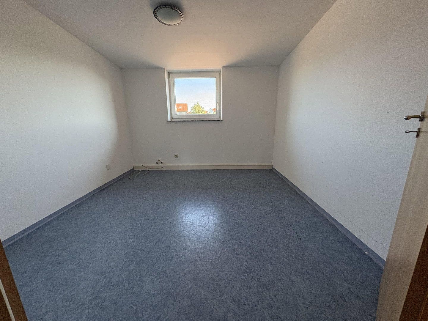 Pronájem kanceláře 300 m², Marktoberdorf, Bavorsko Pronájem kanceláře 300 m², Marktoberdorf, Bavorsko