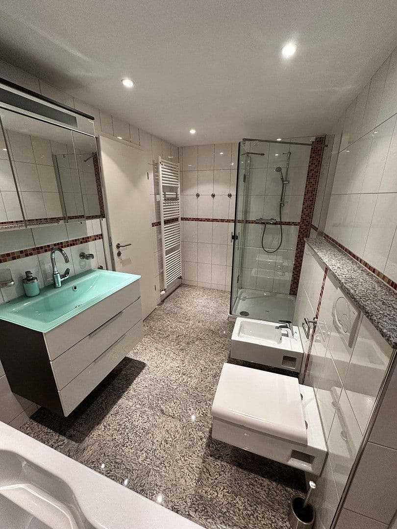 Pronájem domu 100 m², pozemek 600 m², Wetter (Ruhr), Severní Porýní-Vestfálsko Pronájem domu 100 m², pozemek 600 m², Wetter (Ruhr), Severní Porýní-Vestfálsko