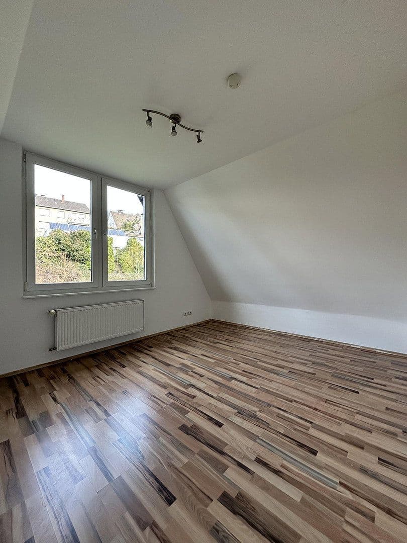 Pronájem domu 100 m², pozemek 600 m², Wetter (Ruhr), Severní Porýní-Vestfálsko Pronájem domu 100 m², pozemek 600 m², Wetter (Ruhr), Severní Porýní-Vestfálsko