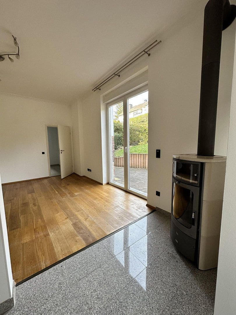 Pronájem domu 100 m², pozemek 600 m², Wetter (Ruhr), Severní Porýní-Vestfálsko Pronájem domu 100 m², pozemek 600 m², Wetter (Ruhr), Severní Porýní-Vestfálsko