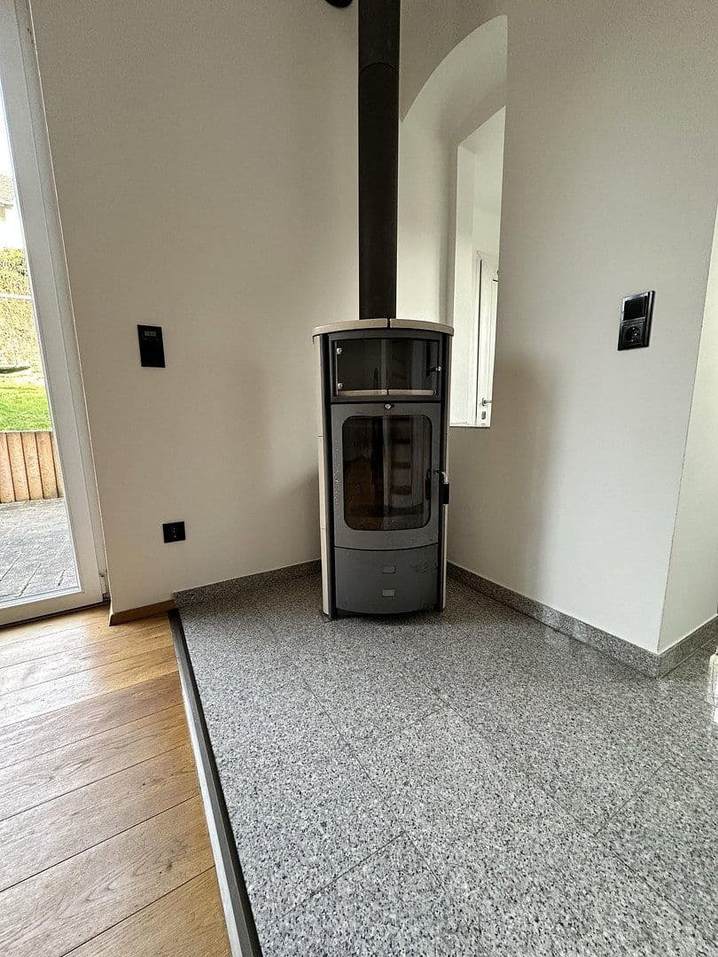Pronájem domu 100 m², pozemek 600 m², Wetter (Ruhr), Severní Porýní-Vestfálsko Pronájem domu 100 m², pozemek 600 m², Wetter (Ruhr), Severní Porýní-Vestfálsko
