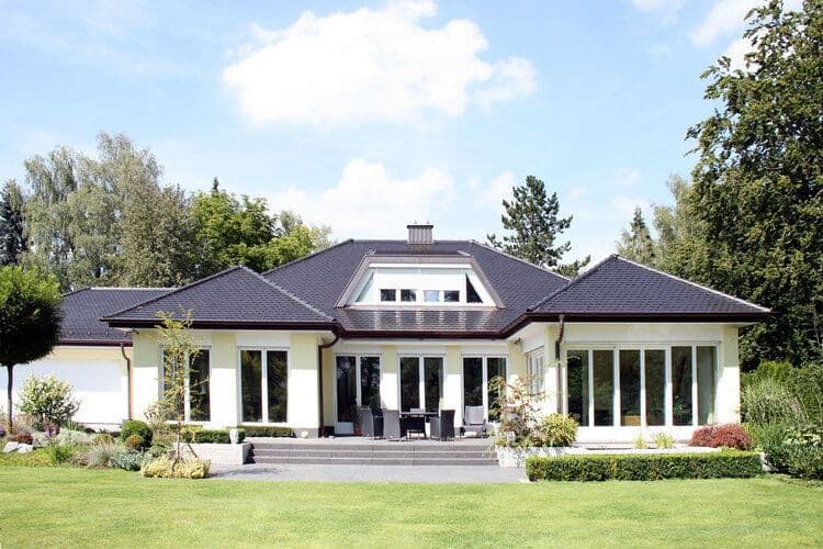 Prodej domu 400 m², pozemek 1.500 m², Bad Saulgau, Bádensko-Württembersko Prodej domu 400 m², pozemek 1.500 m², Bad Saulgau, Bádensko-Württembersko