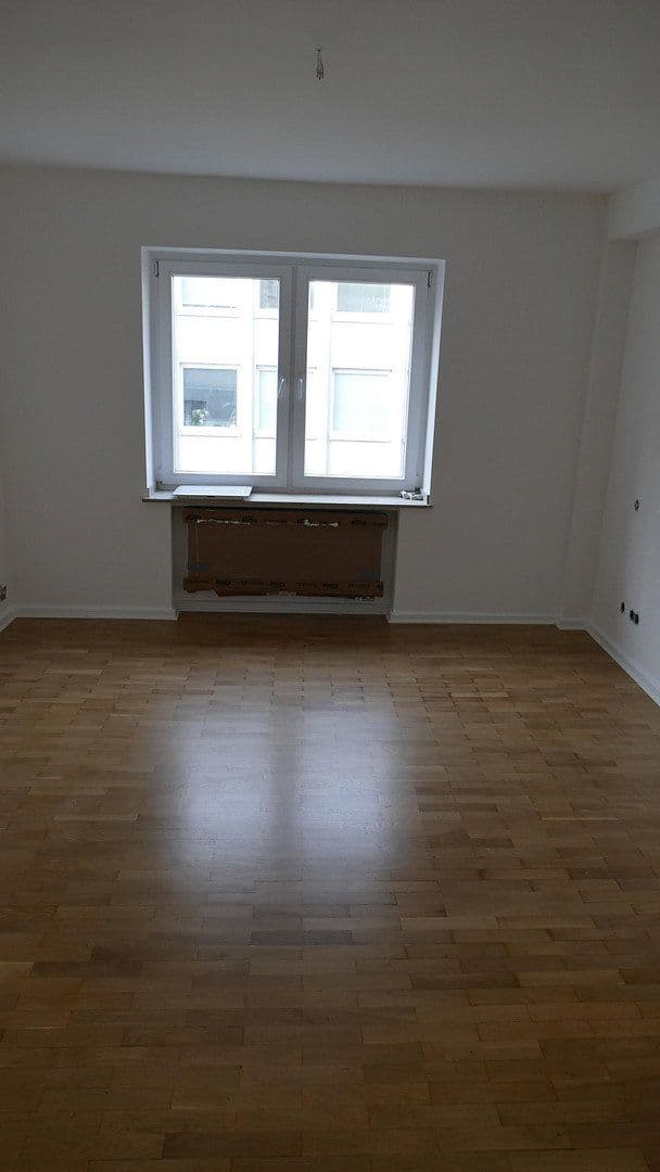 Pronájem bytu 2+1 65 m², Derendorfer Straße 14, Düsseldorf, Severní Porýní-Vestfálsko Pronájem bytu 2+1 65 m², Derendorfer Straße 14, Düsseldorf, Severní Porýní-Vestfálsko