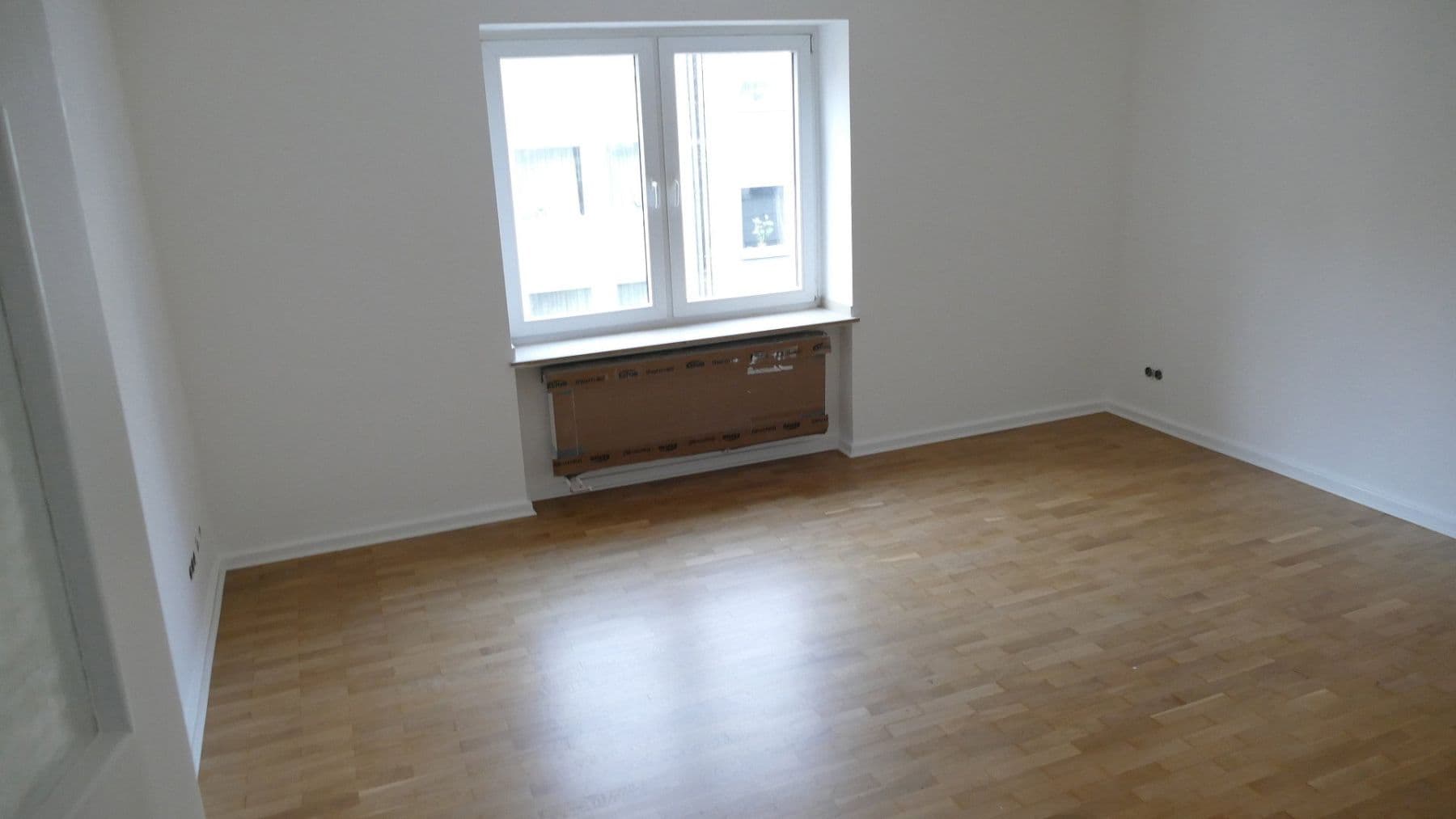 Pronájem bytu 2+1 65 m², Derendorfer Straße 14, Düsseldorf, Severní Porýní-Vestfálsko Pronájem bytu 2+1 65 m², Derendorfer Straße 14, Düsseldorf, Severní Porýní-Vestfálsko