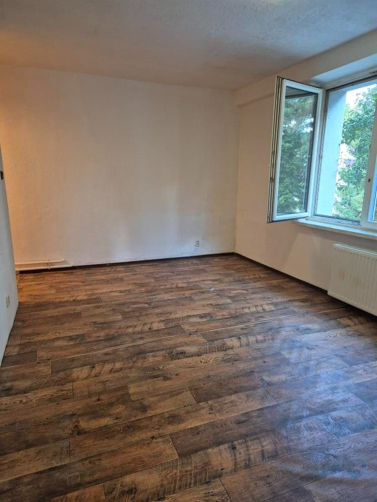 Pronájem bytu 1+kk 34 m², Květinová, Orlová, Moravskoslezský kraj Pronájem bytu 1+kk 34 m², Květinová, Orlová, Moravskoslezský kraj