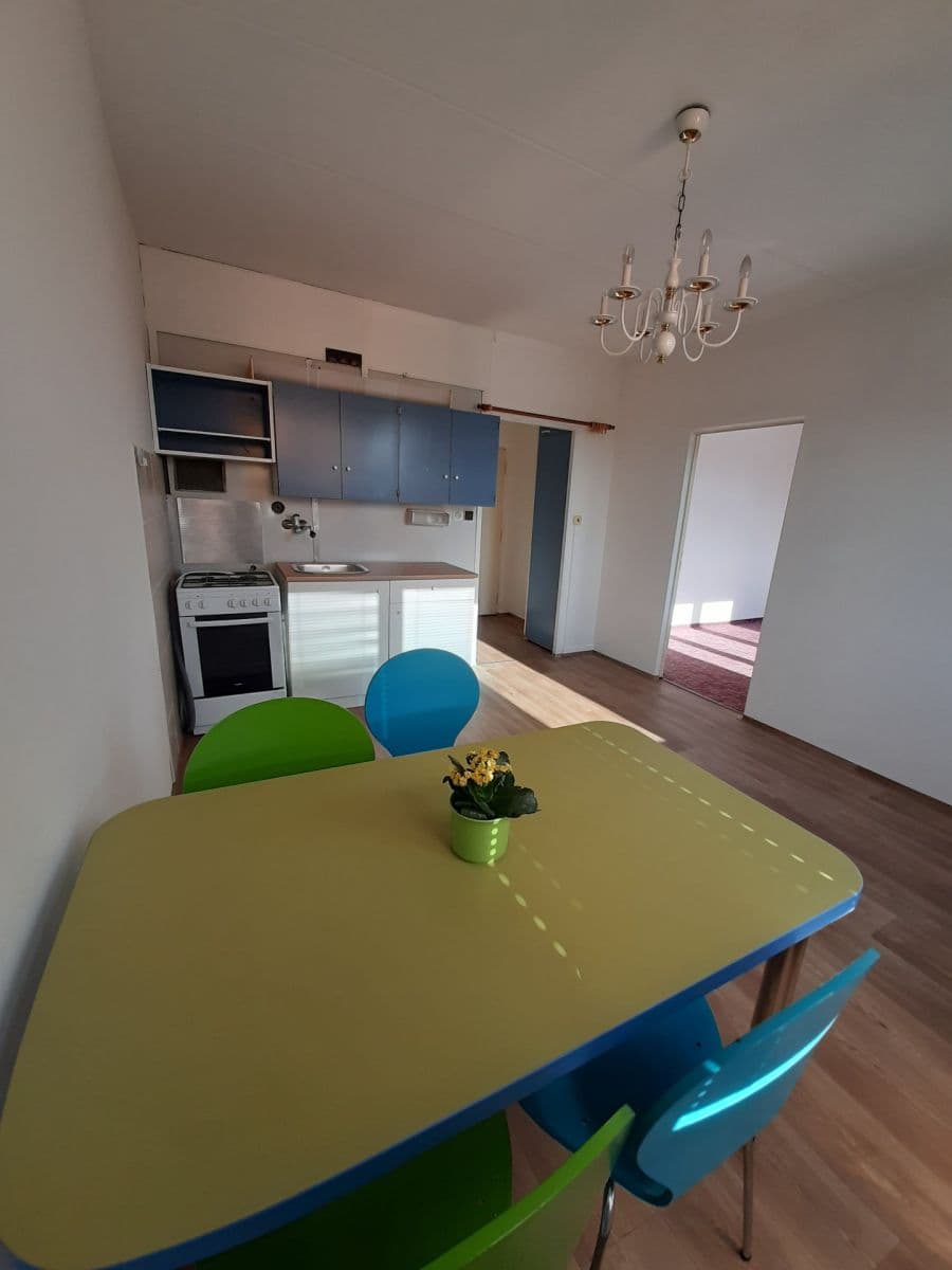 Pronájem bytu 1+1 37 m², Pod Hůrkou, Klatovy, Plzeňský kraj Pronájem bytu 1+1 37 m², Pod Hůrkou, Klatovy, Plzeňský kraj