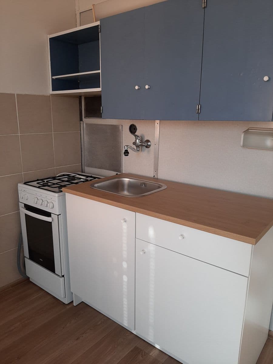 Pronájem bytu 1+1 37 m², Pod Hůrkou, Klatovy, Plzeňský kraj Pronájem bytu 1+1 37 m², Pod Hůrkou, Klatovy, Plzeňský kraj