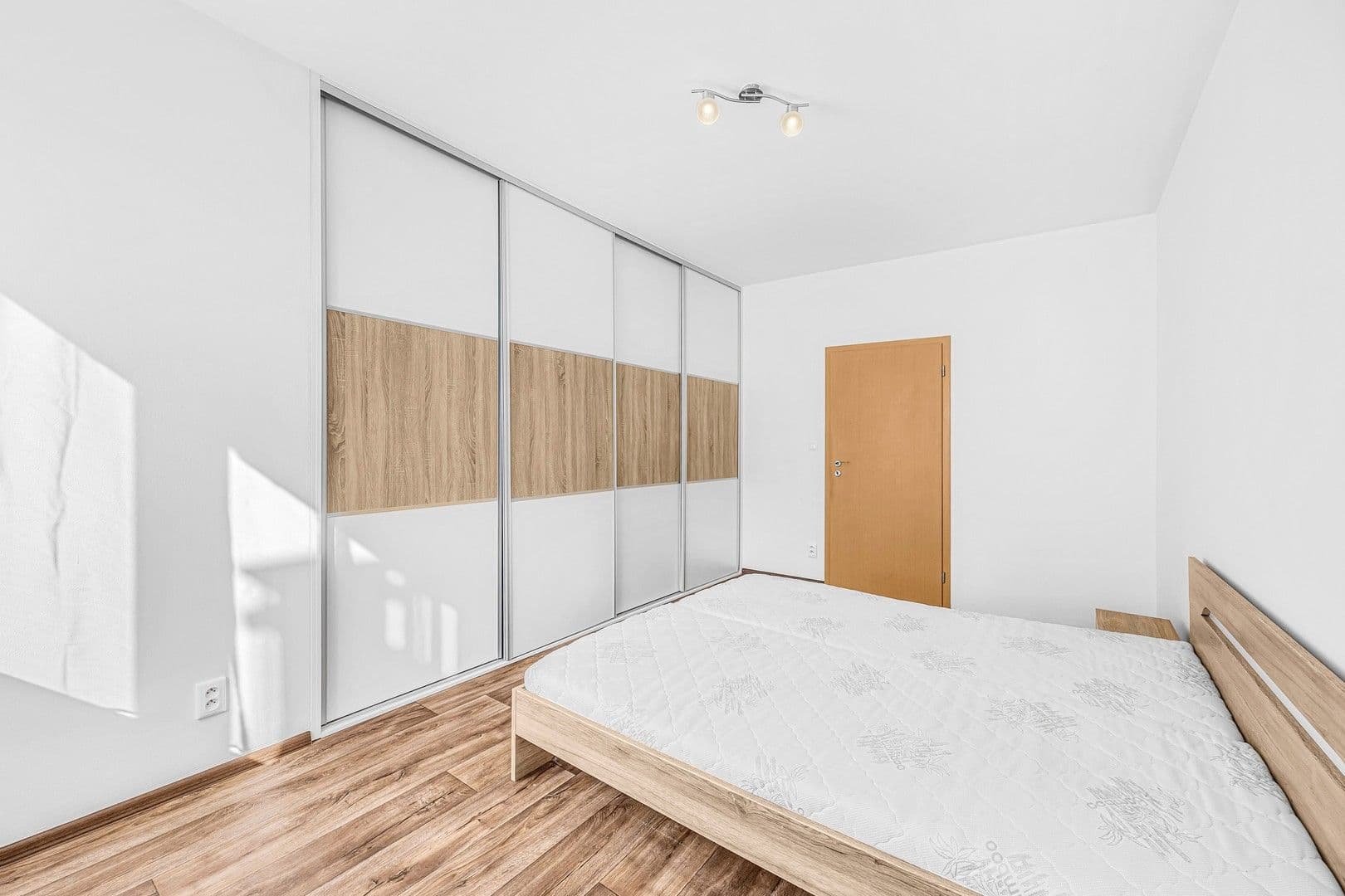 Pronájem bytu 2+kk 63 m², Wiesenthalova, Praha, Praha Pronájem bytu 2+kk 63 m², Wiesenthalova, Praha, Praha