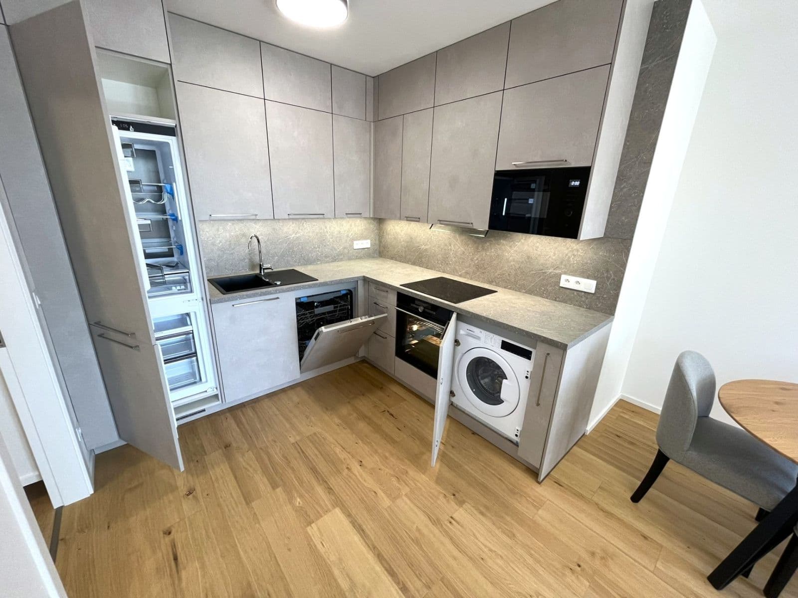 Pronájem bytu 2+kk 48 m², Bratislavská, Brno, Jihomoravský kraj Pronájem bytu 2+kk 48 m², Bratislavská, Brno, Jihomoravský kraj