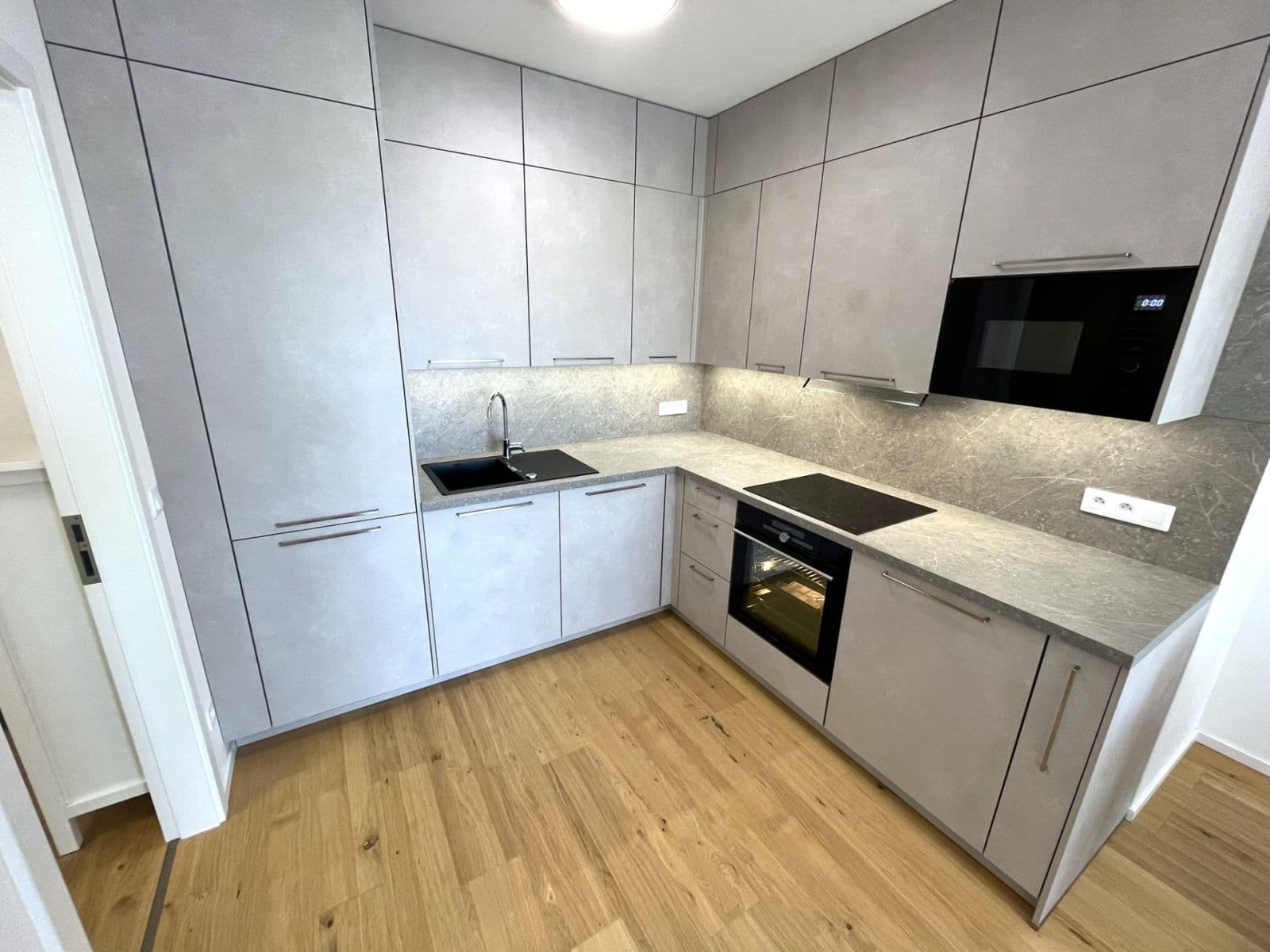 Pronájem bytu 2+kk 48 m², Bratislavská, Brno, Jihomoravský kraj Pronájem bytu 2+kk 48 m², Bratislavská, Brno, Jihomoravský kraj
