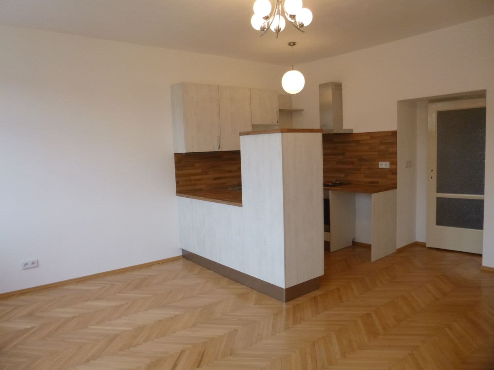 Pronájem bytu 2+kk 60 m², Bělohorská, Praha, Praha Pronájem bytu 2+kk 60 m², Bělohorská, Praha, Praha