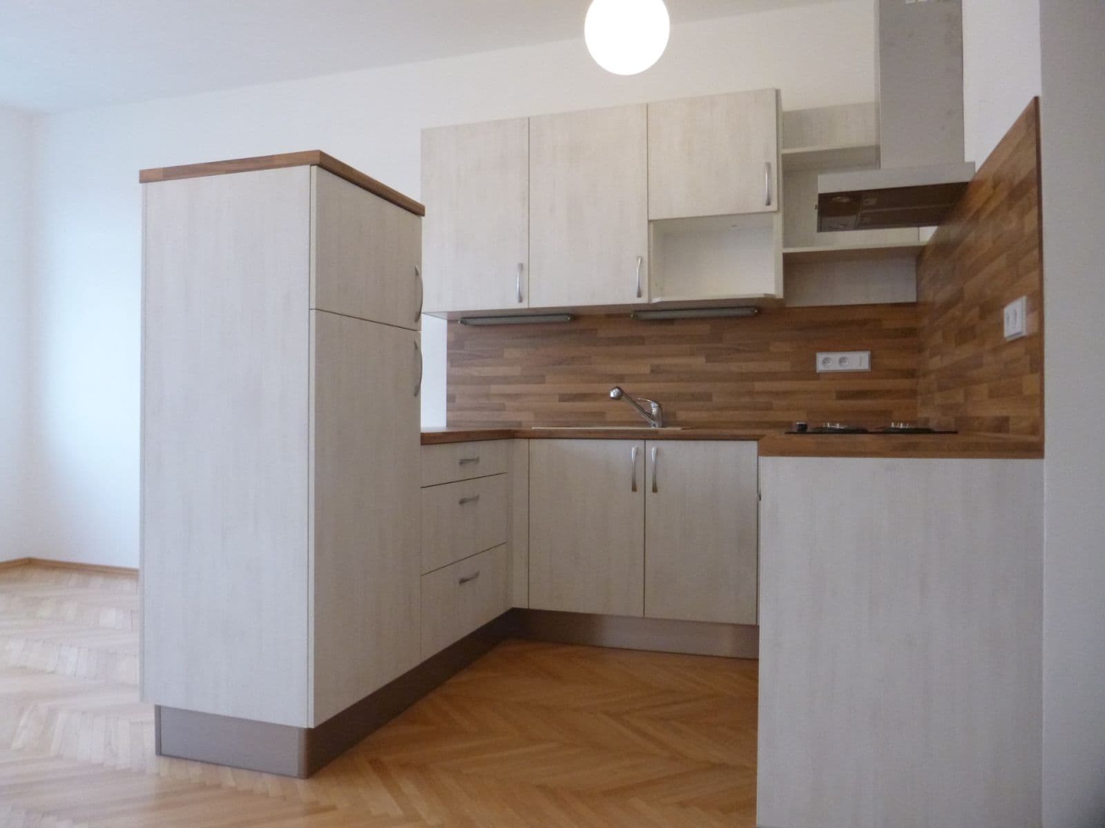 Pronájem bytu 2+kk 60 m², Bělohorská, Praha, Praha Pronájem bytu 2+kk 60 m², Bělohorská, Praha, Praha