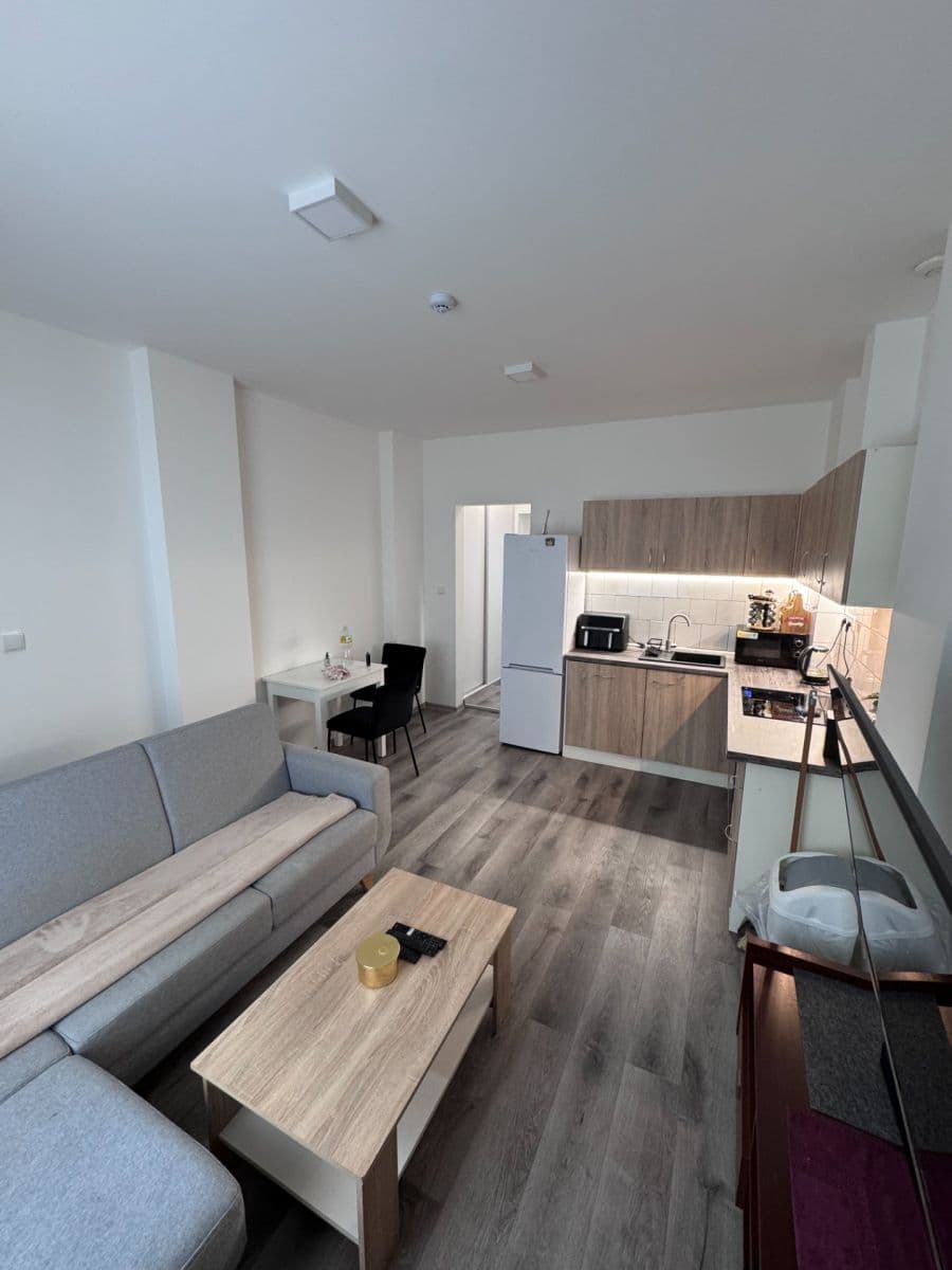 Pronájem bytu 2+kk 40 m², V Pastvinách, Liberec, Liberecký kraj Pronájem bytu 2+kk 40 m², V Pastvinách, Liberec, Liberecký kraj