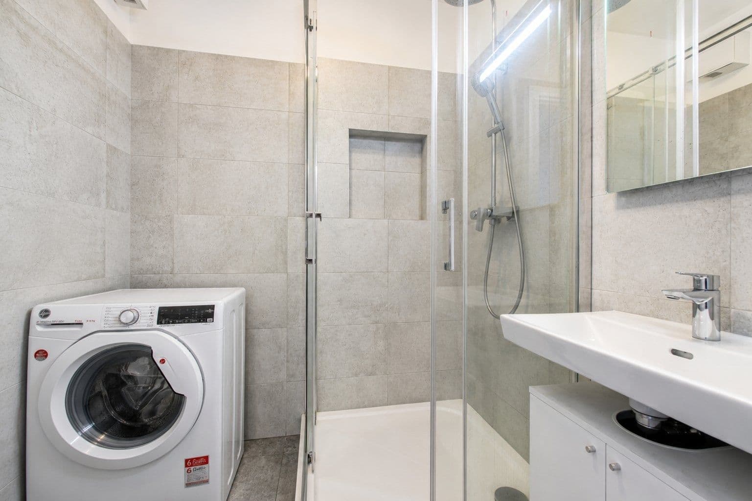 Pronájem bytu 2+kk 60 m², Velvarská, Horoměřice, Středočeský kraj Pronájem bytu 2+kk 60 m², Velvarská, Horoměřice, Středočeský kraj