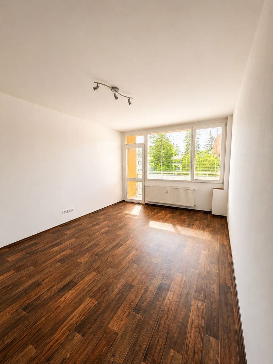 Pronájem bytu 3+1 70 m², Zvonařova, Lovosice, Ústecký kraj Pronájem bytu 3+1 70 m², Zvonařova, Lovosice, Ústecký kraj
