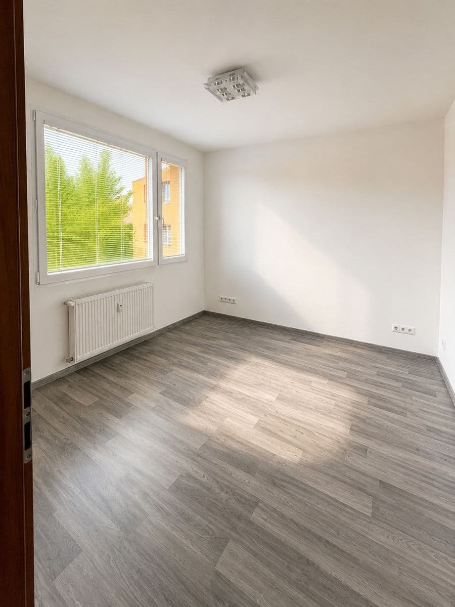 Pronájem bytu 3+1 70 m², Zvonařova, Lovosice, Ústecký kraj Pronájem bytu 3+1 70 m², Zvonařova, Lovosice, Ústecký kraj