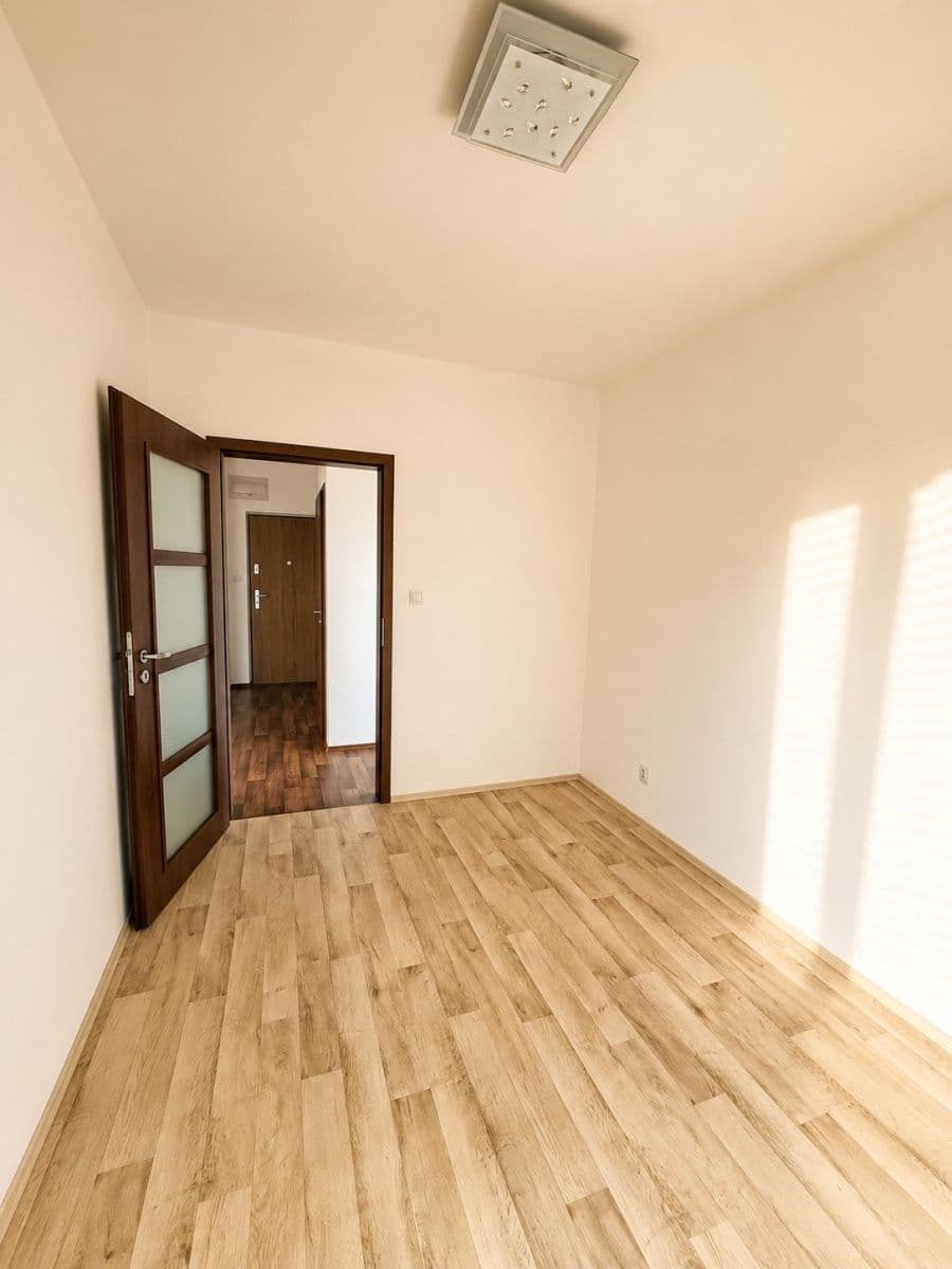 Pronájem bytu 3+1 70 m², Zvonařova, Lovosice, Ústecký kraj Pronájem bytu 3+1 70 m², Zvonařova, Lovosice, Ústecký kraj
