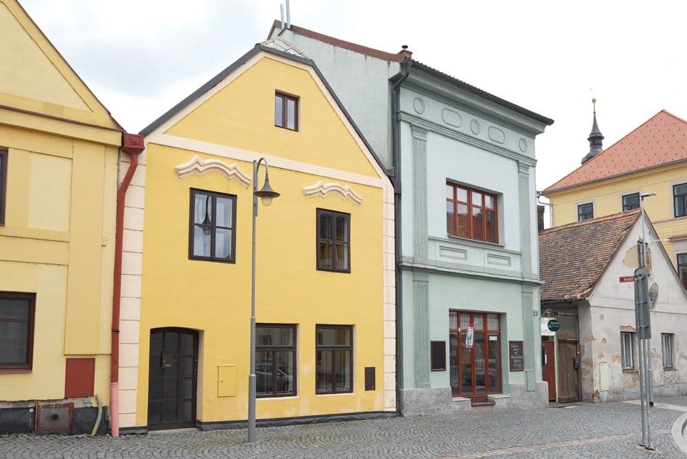 Pronájem bytu 1+1 38 m², náměstí Míru, Heřmanův Městec, Pardubický kraj Pronájem bytu 1+1 38 m², náměstí Míru, Heřmanův Městec, Pardubický kraj