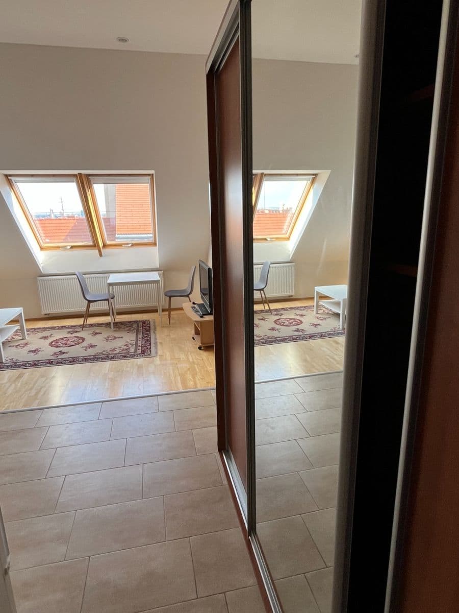 Pronájem bytu 2+kk 54 m², Lužická, Praha, Praha Pronájem bytu 2+kk 54 m², Lužická, Praha, Praha