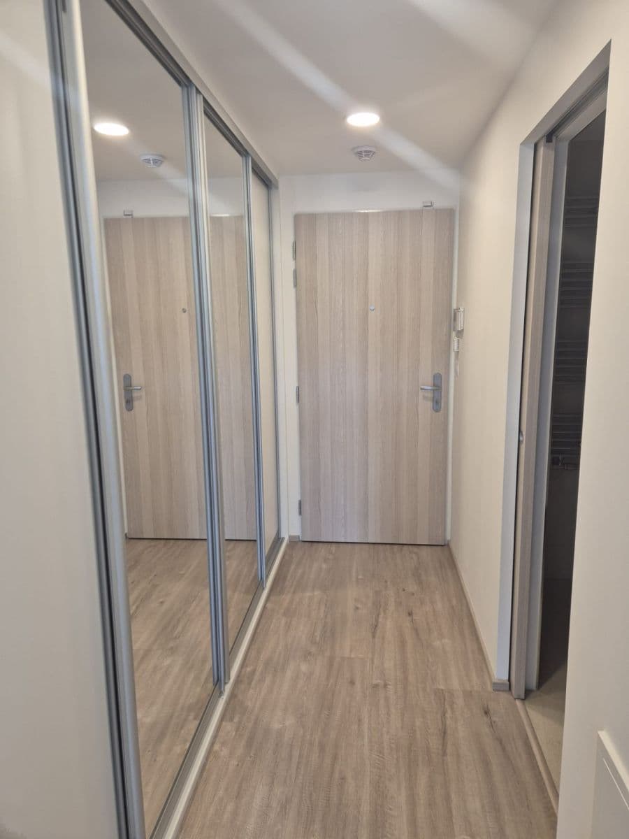 Pronájem bytu 1+kk 32 m², Kurta Konráda, Praha, Praha Pronájem bytu 1+kk 32 m², Kurta Konráda, Praha, Praha