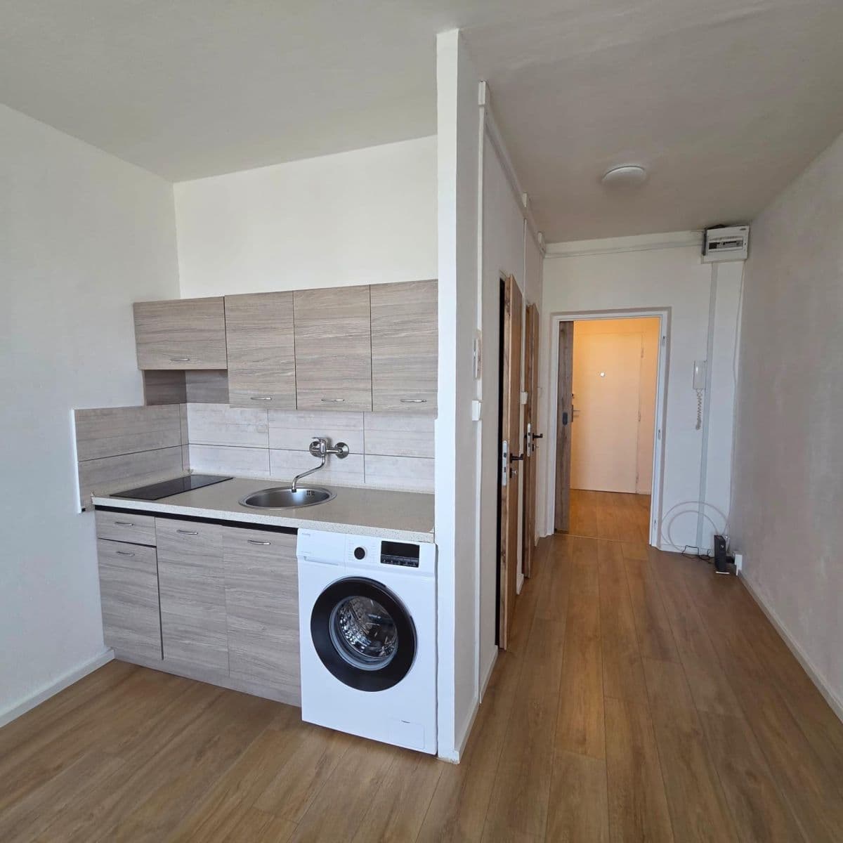 Pronájem bytu 1+kk 28 m², Jabloňová, Praha, Praha Pronájem bytu 1+kk 28 m², Jabloňová, Praha, Praha
