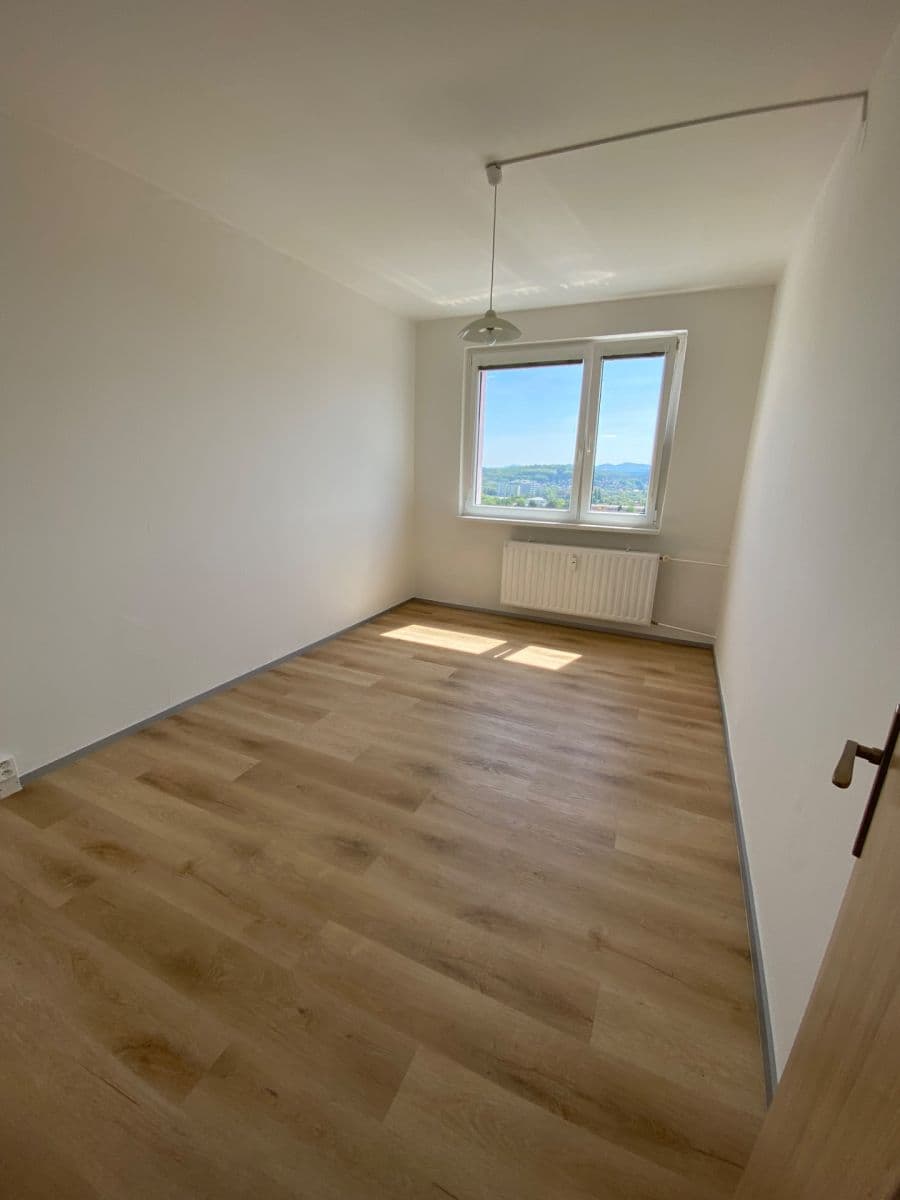 Pronájem bytu 2+1 56 m², Sluneční, Česká Lípa, Liberecký kraj Pronájem bytu 2+1 56 m², Sluneční, Česká Lípa, Liberecký kraj
