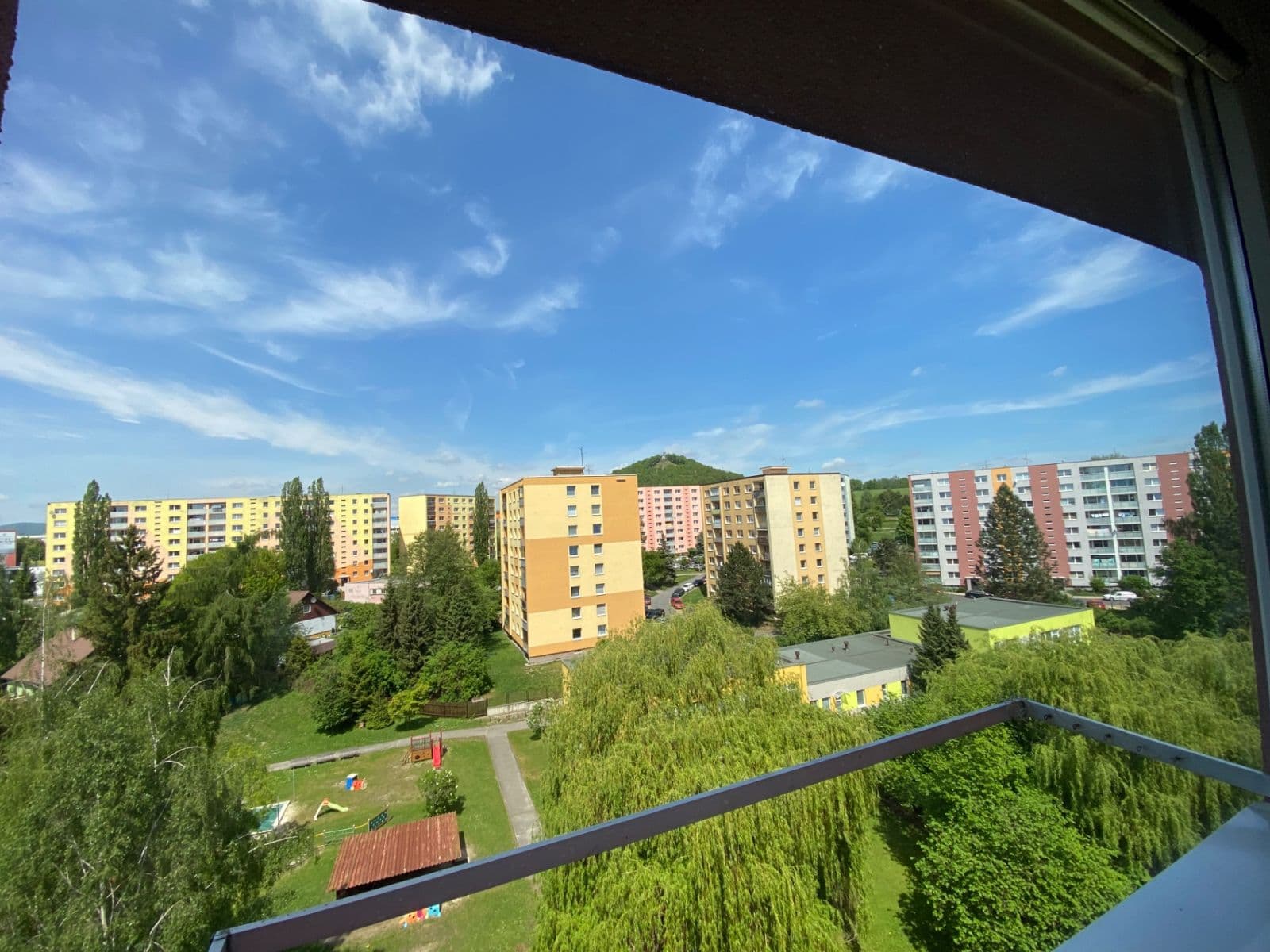 Pronájem bytu 2+1 56 m², Sluneční, Česká Lípa, Liberecký kraj Pronájem bytu 2+1 56 m², Sluneční, Česká Lípa, Liberecký kraj