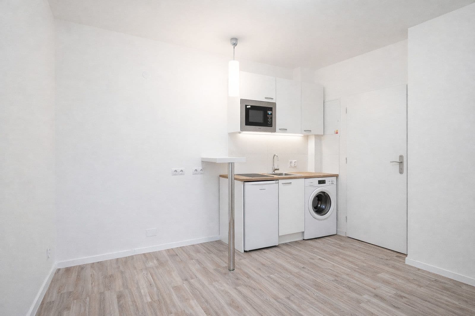 Pronájem bytu 1+kk 16 m², Zbuzanská, Praha, Praha Pronájem bytu 1+kk 16 m², Zbuzanská, Praha, Praha