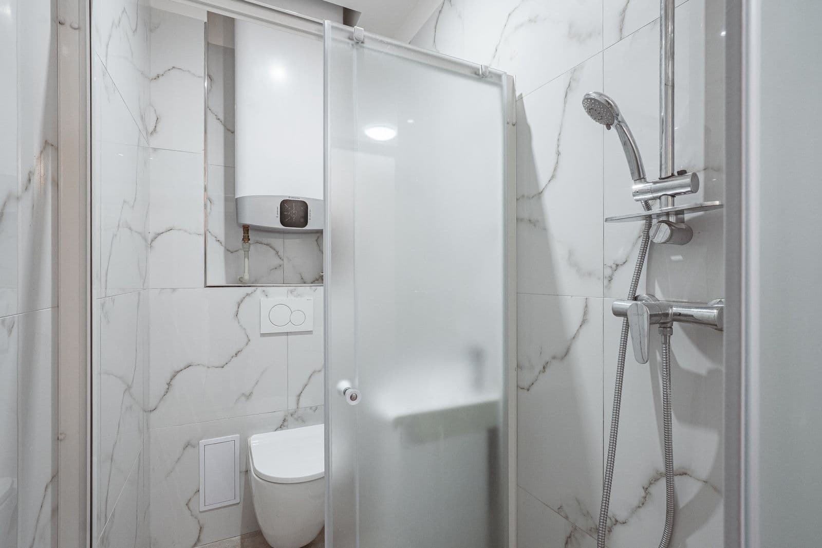 Pronájem bytu 1+kk 16 m², Zbuzanská, Praha, Praha Pronájem bytu 1+kk 16 m², Zbuzanská, Praha, Praha