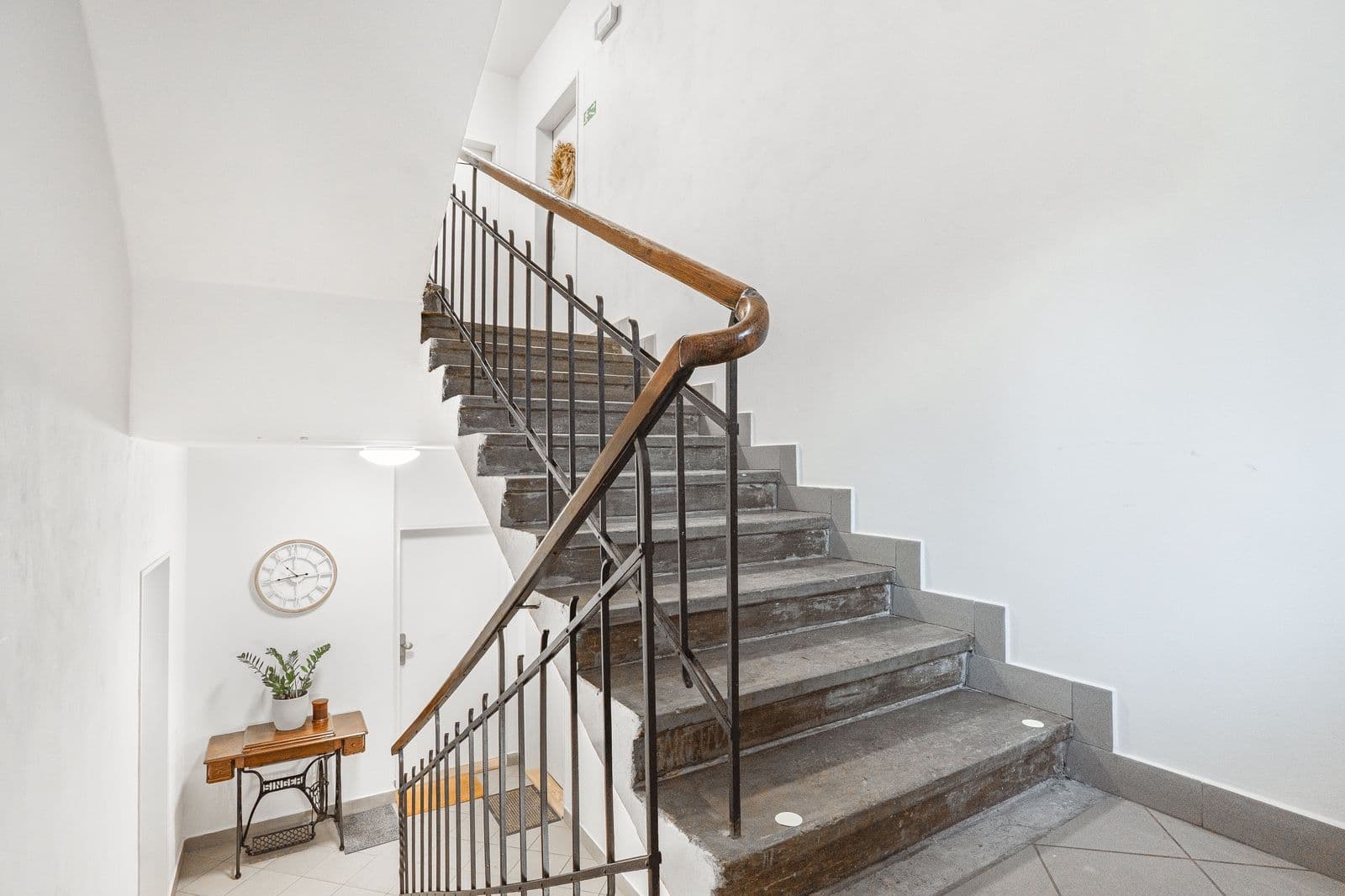 Pronájem bytu 1+kk 16 m², Zbuzanská, Praha, Praha Pronájem bytu 1+kk 16 m², Zbuzanská, Praha, Praha