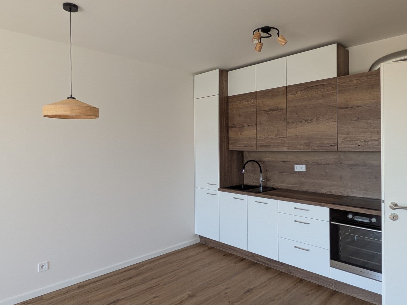 Pronájem bytu 2+kk 50 m², Ke křížku, Kladno, Středočeský kraj Pronájem bytu 2+kk 50 m², Ke křížku, Kladno, Středočeský kraj