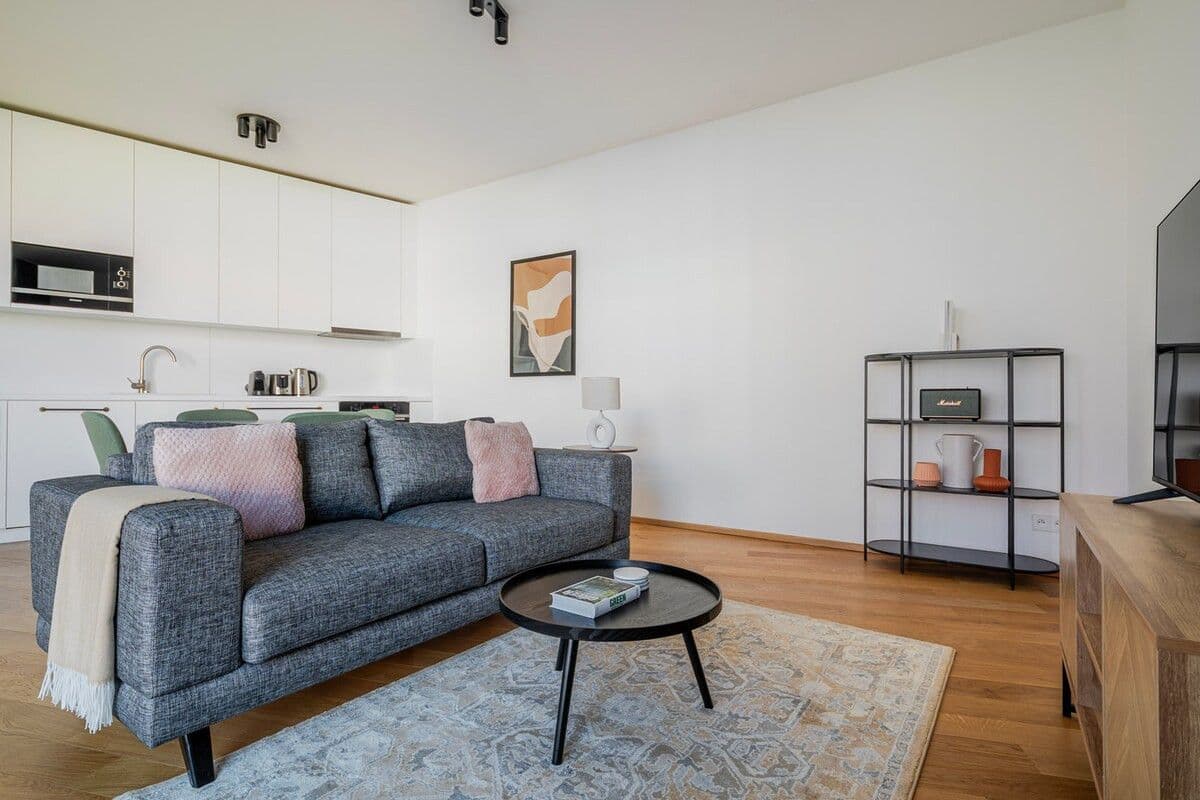 Pronájem bytu 56 m², Komunardů, Praha, Praha Pronájem bytu 56 m², Komunardů, Praha, Praha