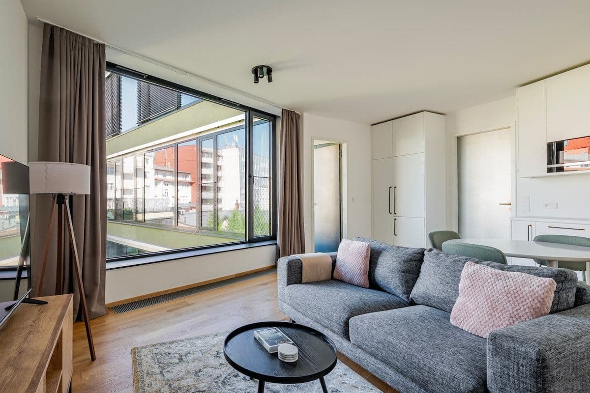 Pronájem bytu 56 m², Komunardů, Praha, Praha Pronájem bytu 56 m², Komunardů, Praha, Praha