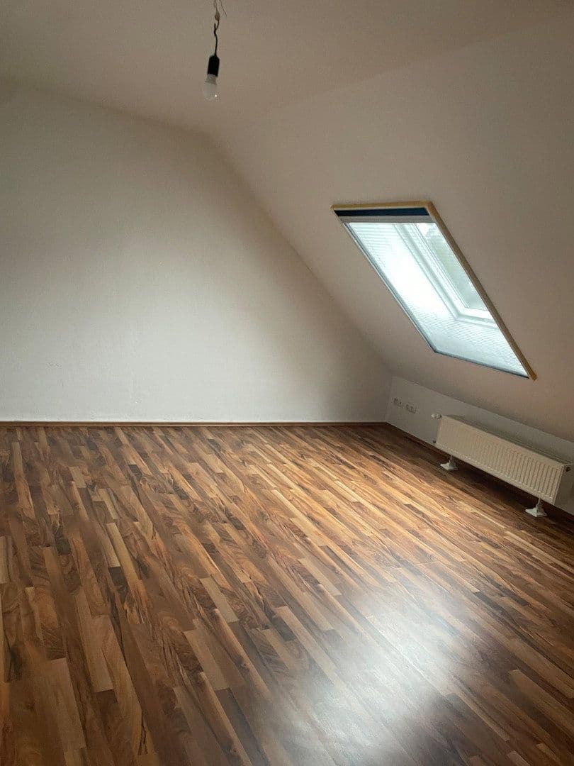 Pronájem domu 120 m², pozemek 120 m², Backenfeldsteig, Schwabach, Bavorsko Pronájem domu 120 m², pozemek 120 m², Backenfeldsteig, Schwabach, Bavorsko