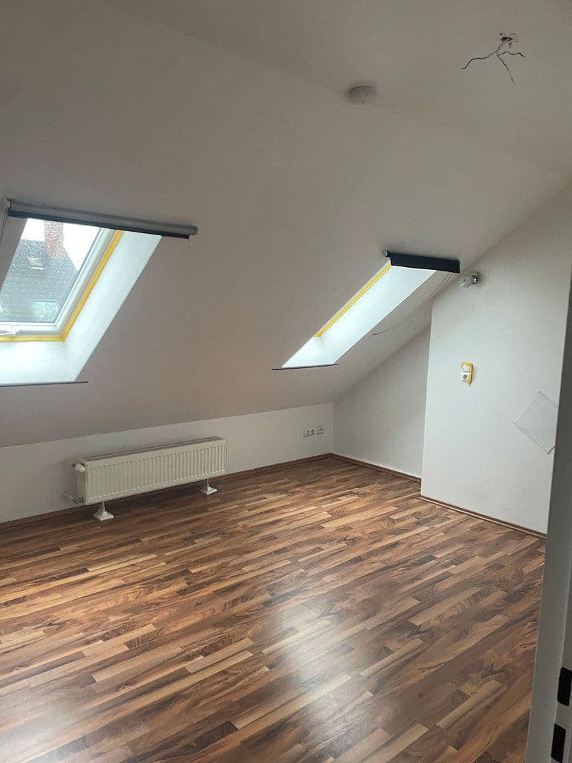 Pronájem domu 120 m², pozemek 120 m², Backenfeldsteig, Schwabach, Bavorsko Pronájem domu 120 m², pozemek 120 m², Backenfeldsteig, Schwabach, Bavorsko