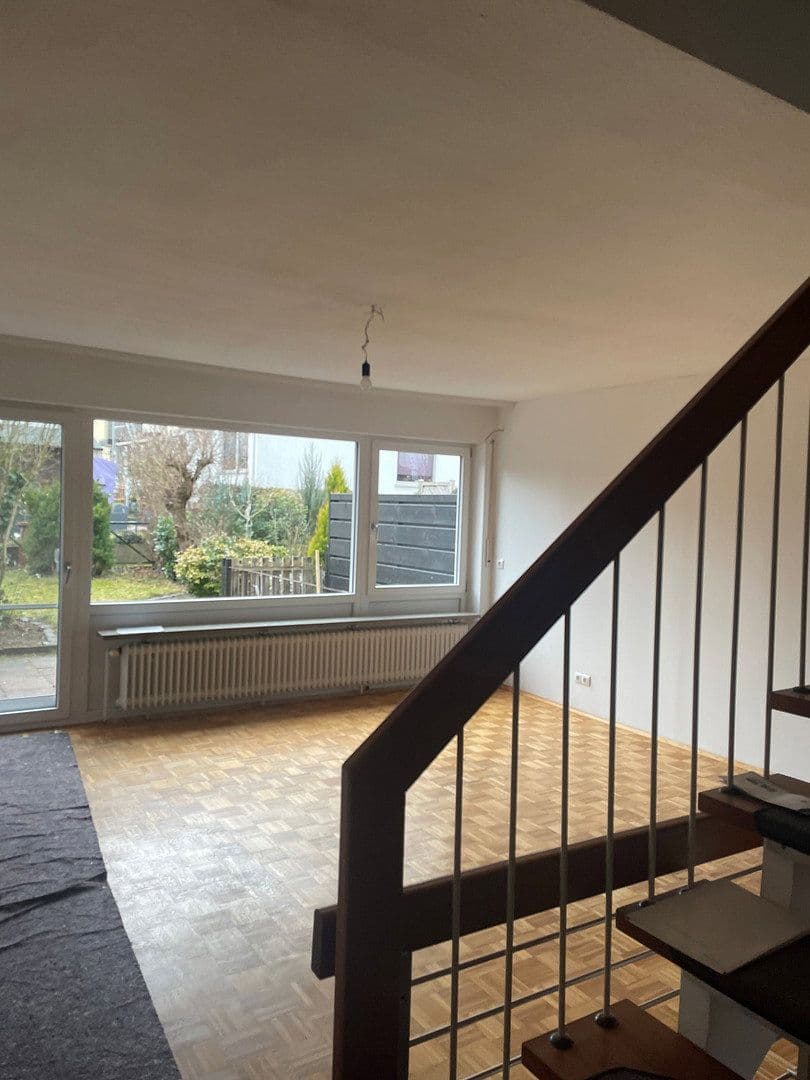 Pronájem domu 120 m², pozemek 120 m², Backenfeldsteig, Schwabach, Bavorsko Pronájem domu 120 m², pozemek 120 m², Backenfeldsteig, Schwabach, Bavorsko
