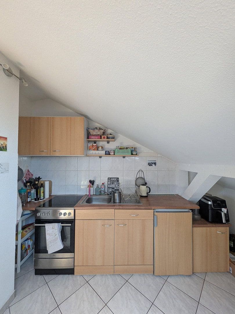 Pronájem bytu 1+1 45 m², Friedberger Landstraße 85, Frankfurt am Main, Hessen Pronájem bytu 1+1 45 m², Friedberger Landstraße 85, Frankfurt am Main, Hessen