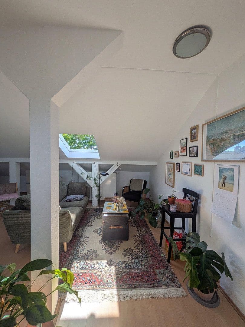 Pronájem bytu 1+1 45 m², Friedberger Landstraße 85, Frankfurt am Main, Hessen Pronájem bytu 1+1 45 m², Friedberger Landstraße 85, Frankfurt am Main, Hessen